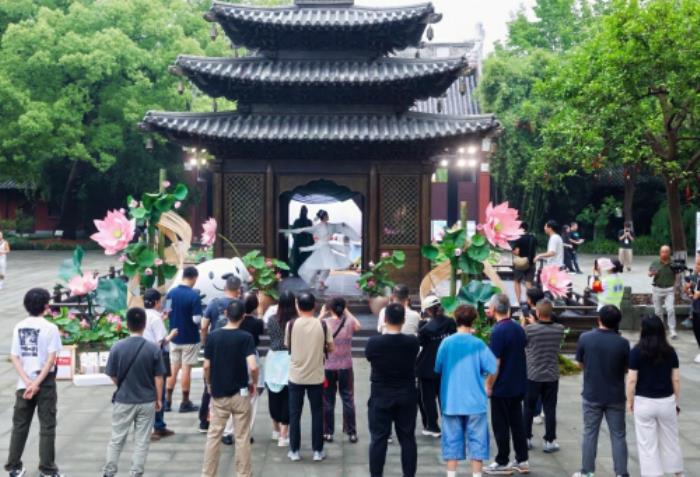 游船賞西湖美景、4折起購3C數(shù)碼 京東“3C數(shù)碼國補中國行”落地杭州