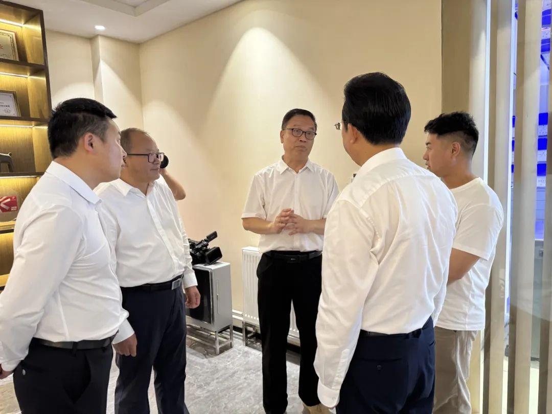六盤水市委書記張定超一行蒞臨熱立方考察交流