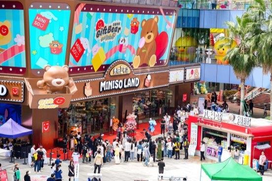 名創(chuàng)優(yōu)品海外營收增30%，葉國富：北美門店破300家