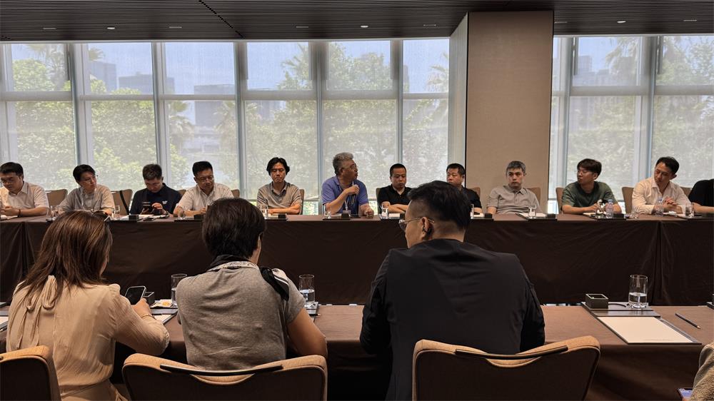 具微科技全球首家具身智能4s店開業(yè)，具微科技輪式四足機器人 “MOVENEW  T1” 實體首次亮相