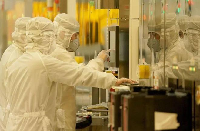 DDR4價格反超DDR5，中國存儲產(chǎn)業(yè)迎國產(chǎn)替代黃金期
