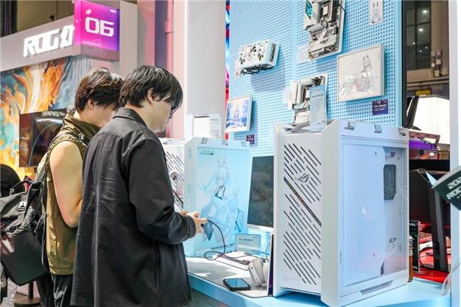 ROG參展BW 2025，煥新升級太陽神機箱實力出圈，開啟電競新體驗