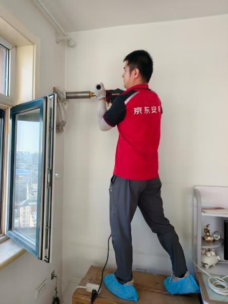 全國高溫空調(diào)銷售火爆 京東采銷紅馬甲奔赴各地協(xié)調(diào)配送安裝