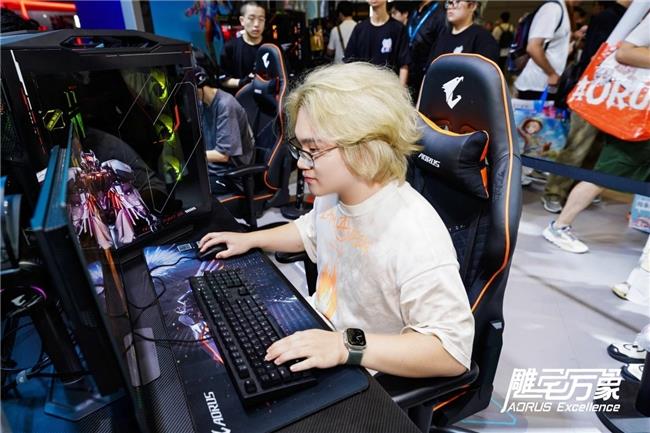 BW2025技嘉AORUS戰(zhàn)力全開，次元突破！硬核電競引爆文化狂潮